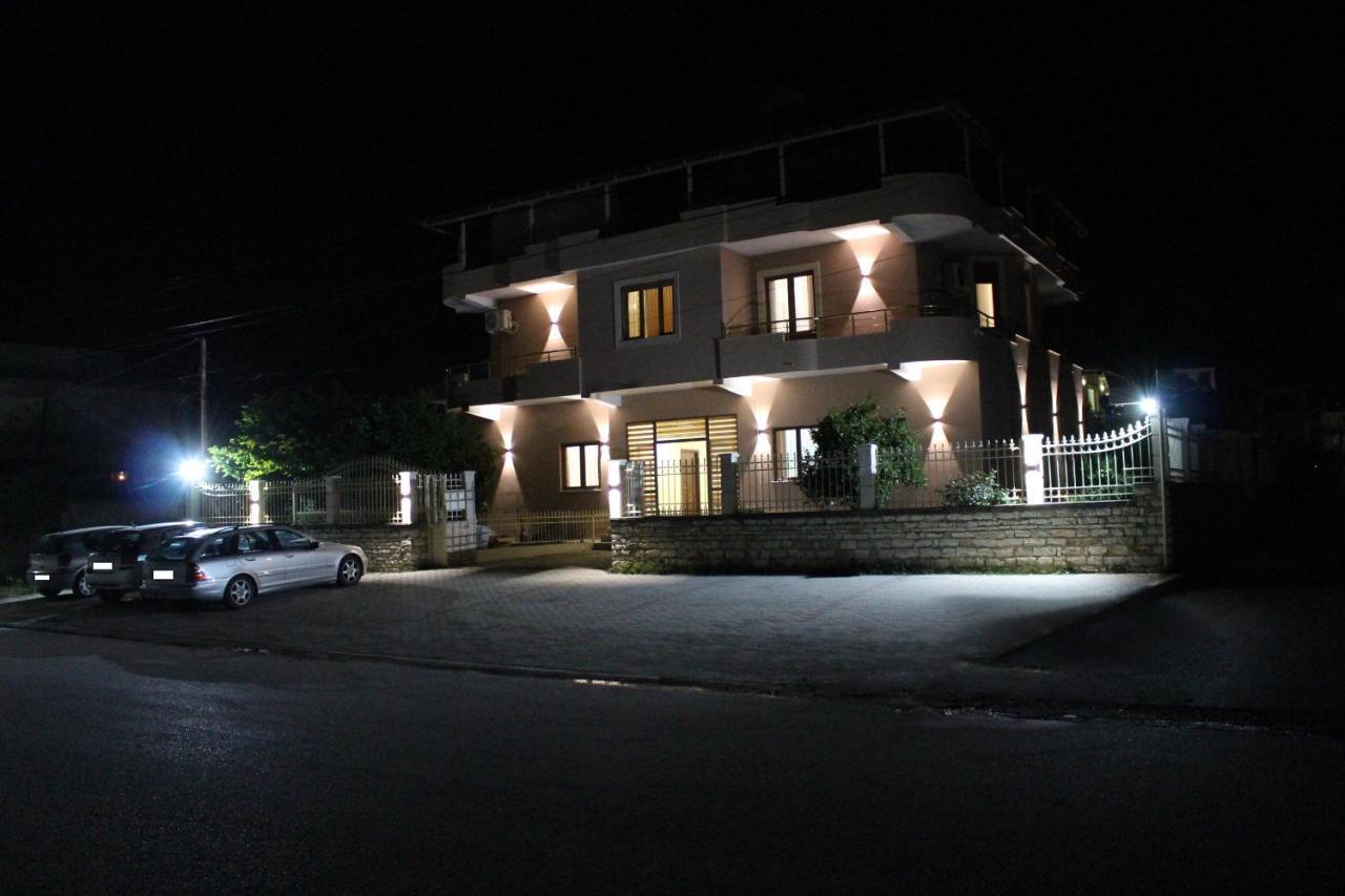 Hotel Vila Maledhi Berat Esterno foto